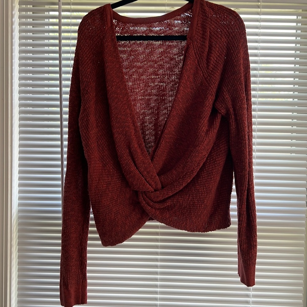 Aerie crossed knot sweater size medium